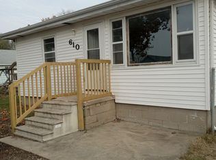 610 N Madison St, Lincoln, IL 62656