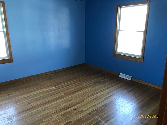 2nd image of 18040 Lorenz Ave