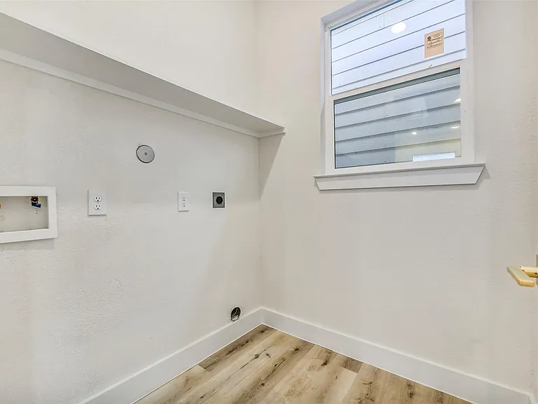 5906 Saint Augustine St #C — Photo 23