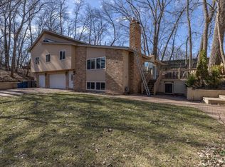 5905 Goldenrod Ln N, Plymouth, MN 55442