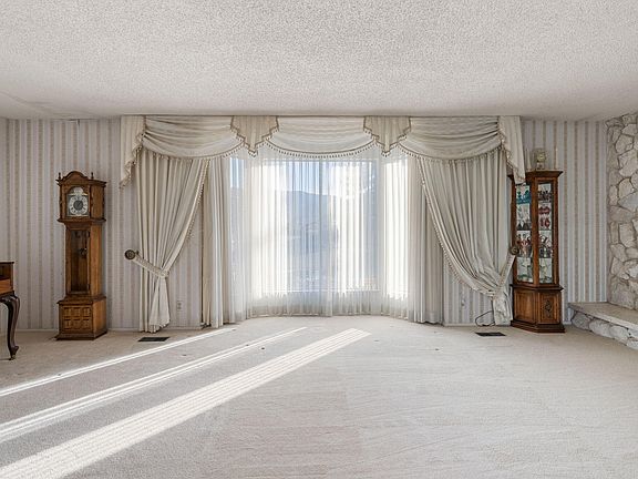 3rd image of 380 S Ridge Rd