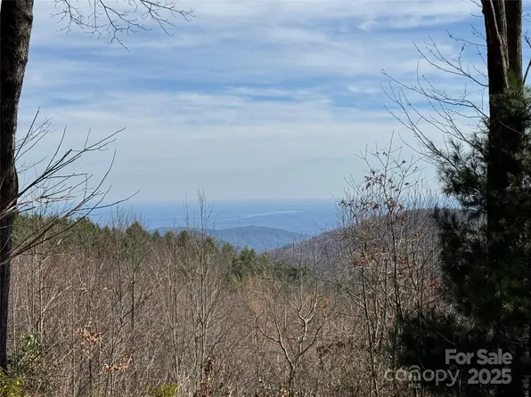 L5 Windy Gap Ln, Sapphire, NC 28774