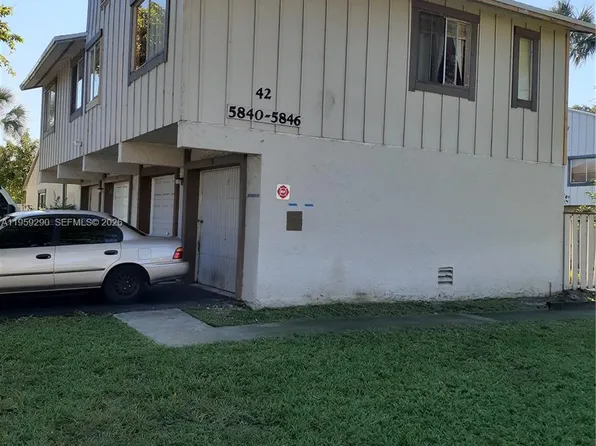 5842 NW 21st St #42-B, Lauderhill, FL 33313