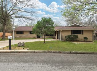 630 Rocklyn, Windcrest, TX 78239