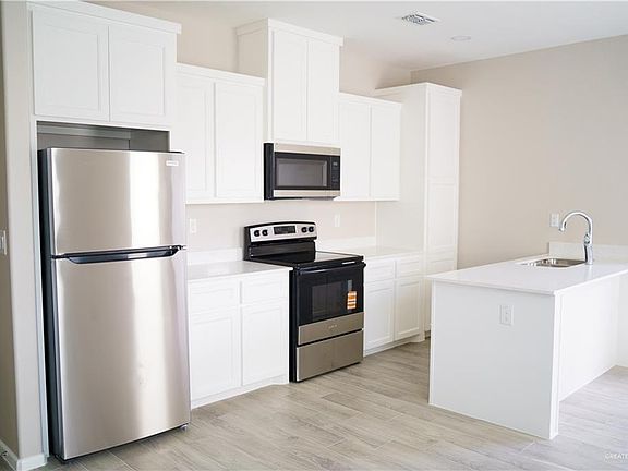 2nd image of 1608 N Canelo Dr APT 3