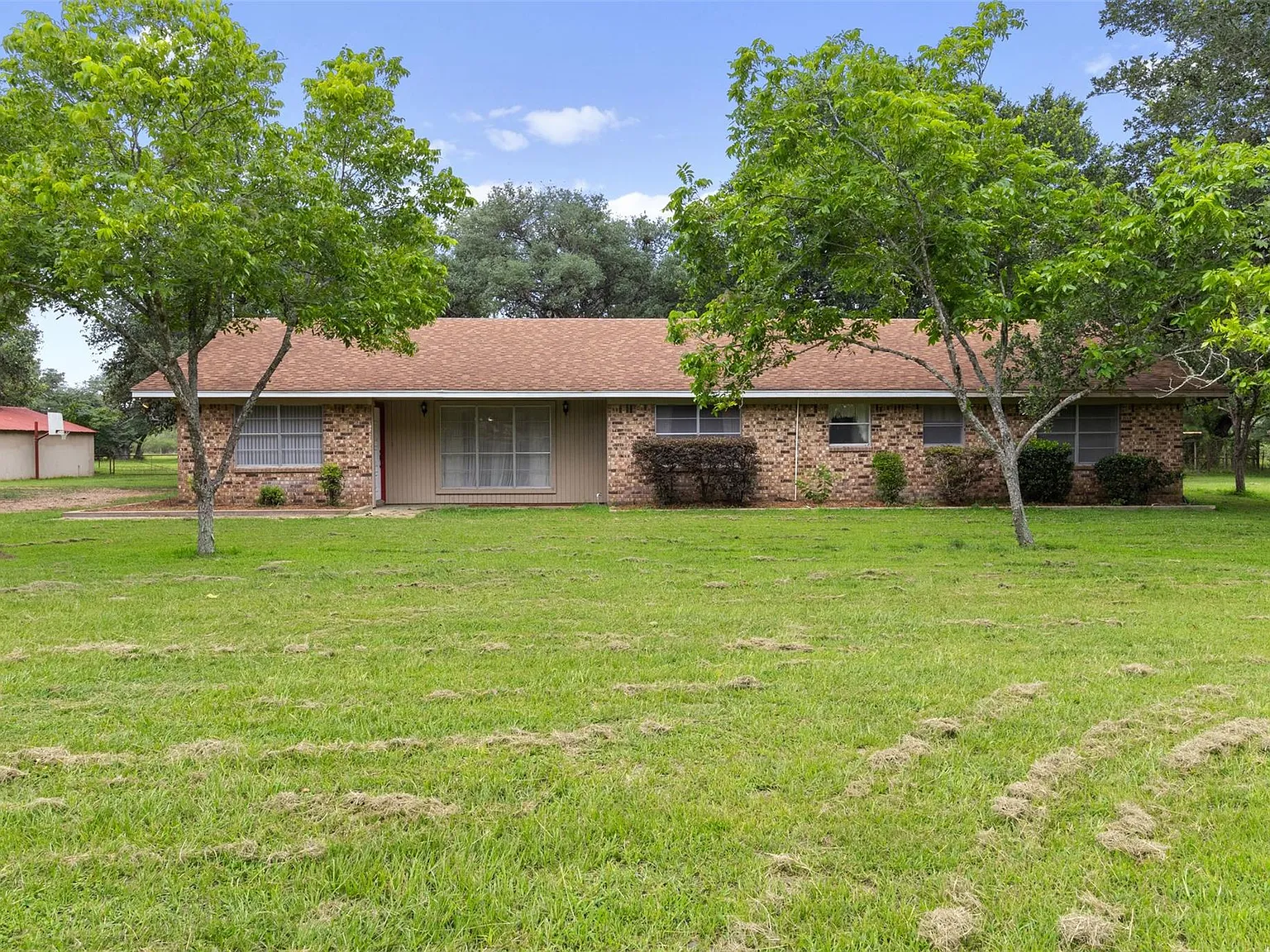 3 bed, 2.0 bath, 2246 sqft, $2,800 — Photo 4