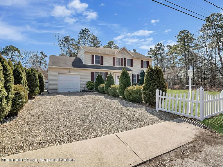732 3rd Ave — Photo 26