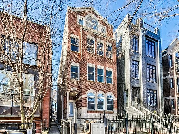 3rd image of 922 N Wood St #1