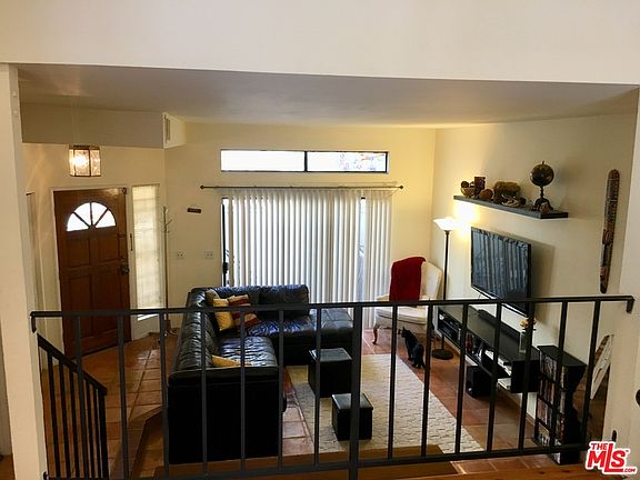 4th image of 7100 Balboa Blvd Unit 104