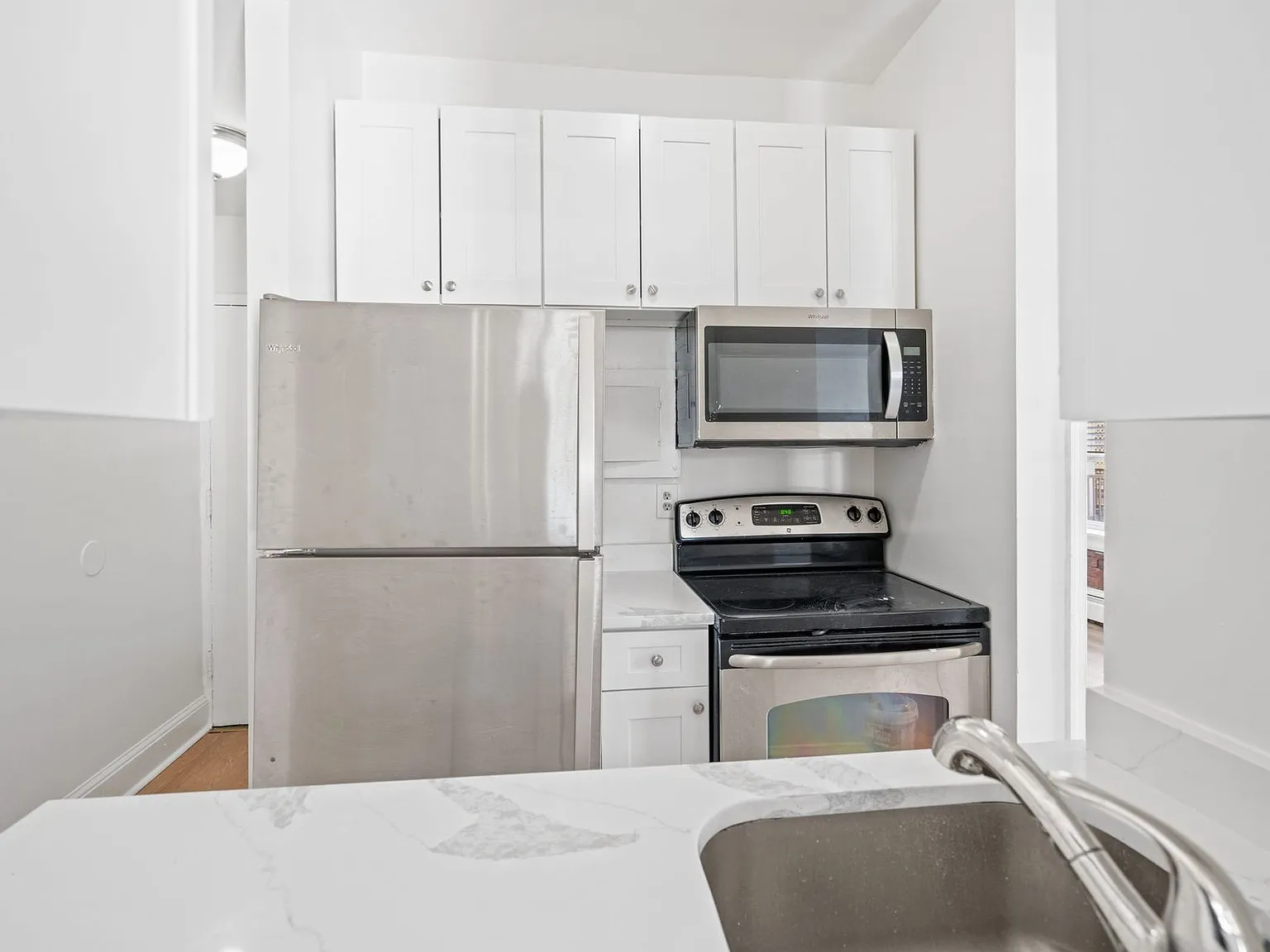 LANIER FLATS — Photo 4