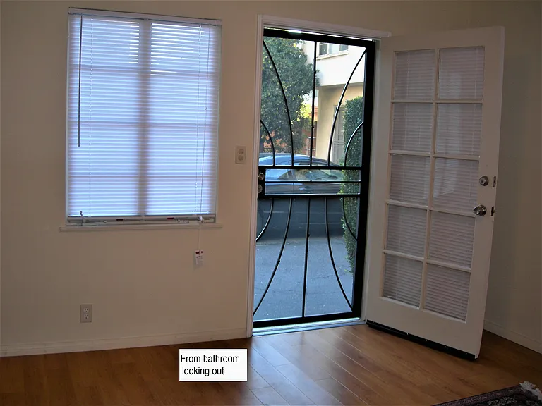 S Oak Knoll Ave — Photo 8