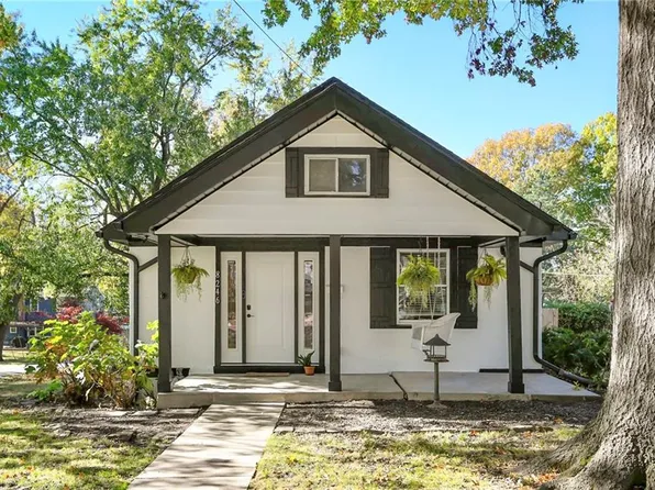 8246 Belleview Ave, Kansas City, MO 64114
