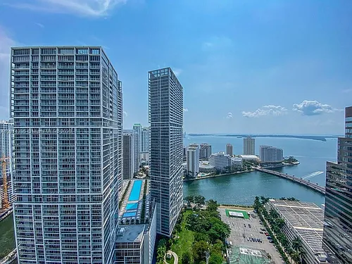500 Brickell Ave Photo 1