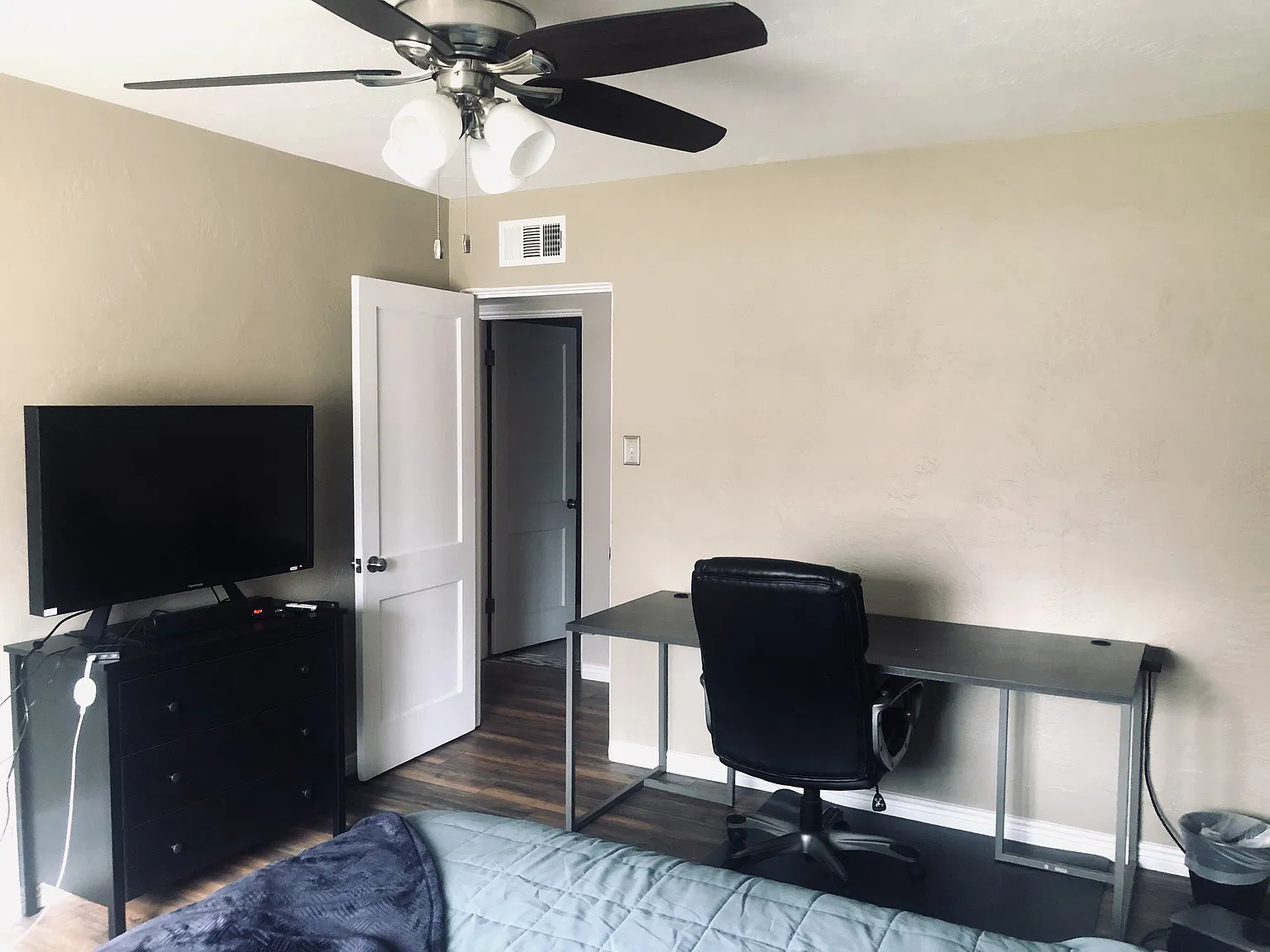 1128 Racine St — Photo 3