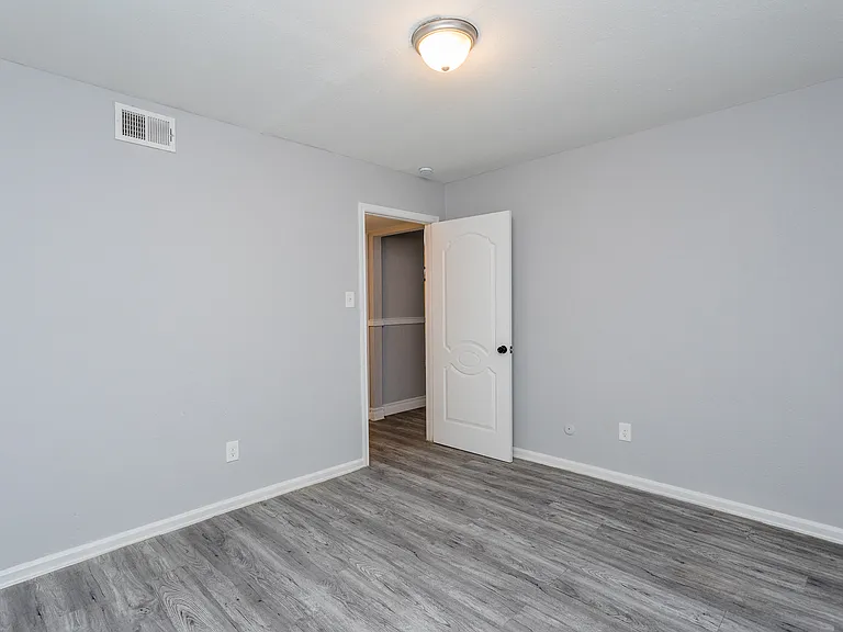 Allendale Village Apartments — Photo 34