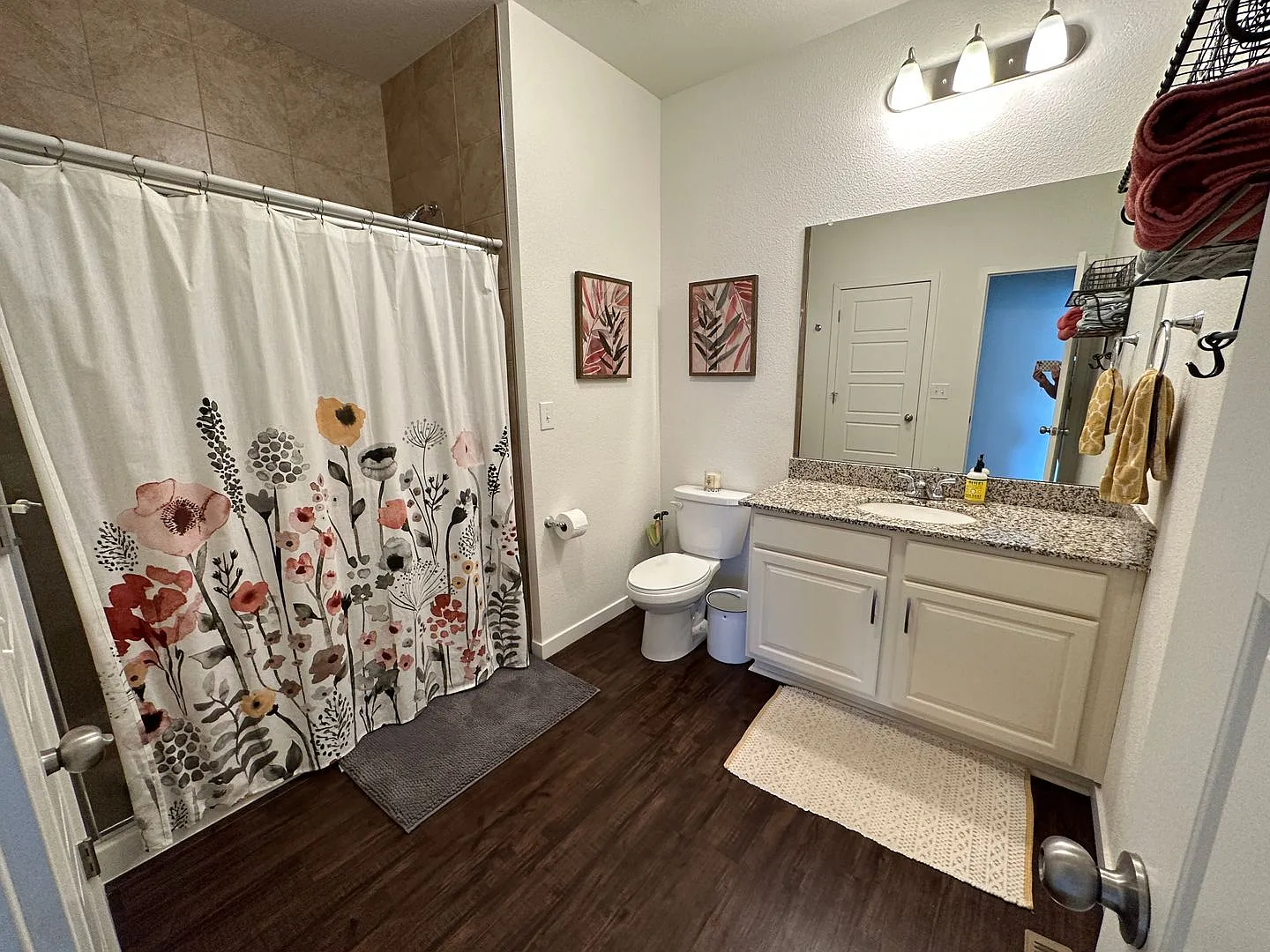 Gorgeous 2 Bedroom Carriage Home In The Stunning Banning Lewis Ranch Neighborhood — Photo 4