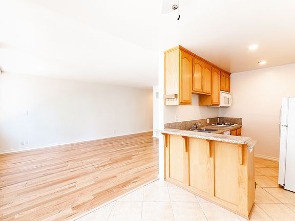 5th image of 222 Washington Ave APT 9