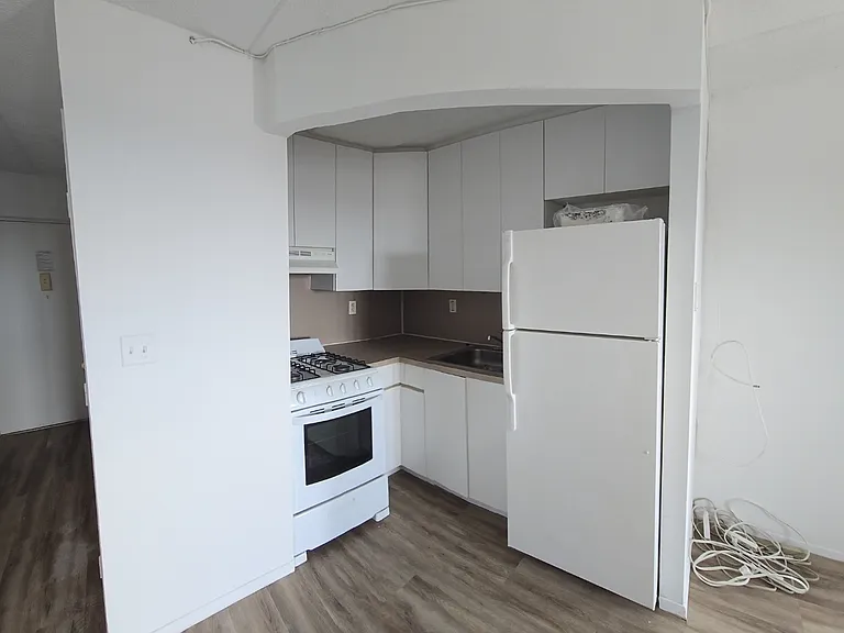143-51 Roosevelt Ave #14C — Photo 3