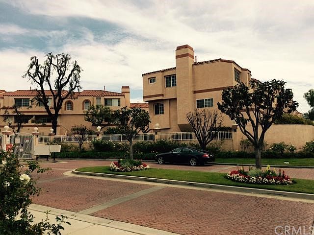 2nd image of 3101 Plaza Del Amo Unit 20
