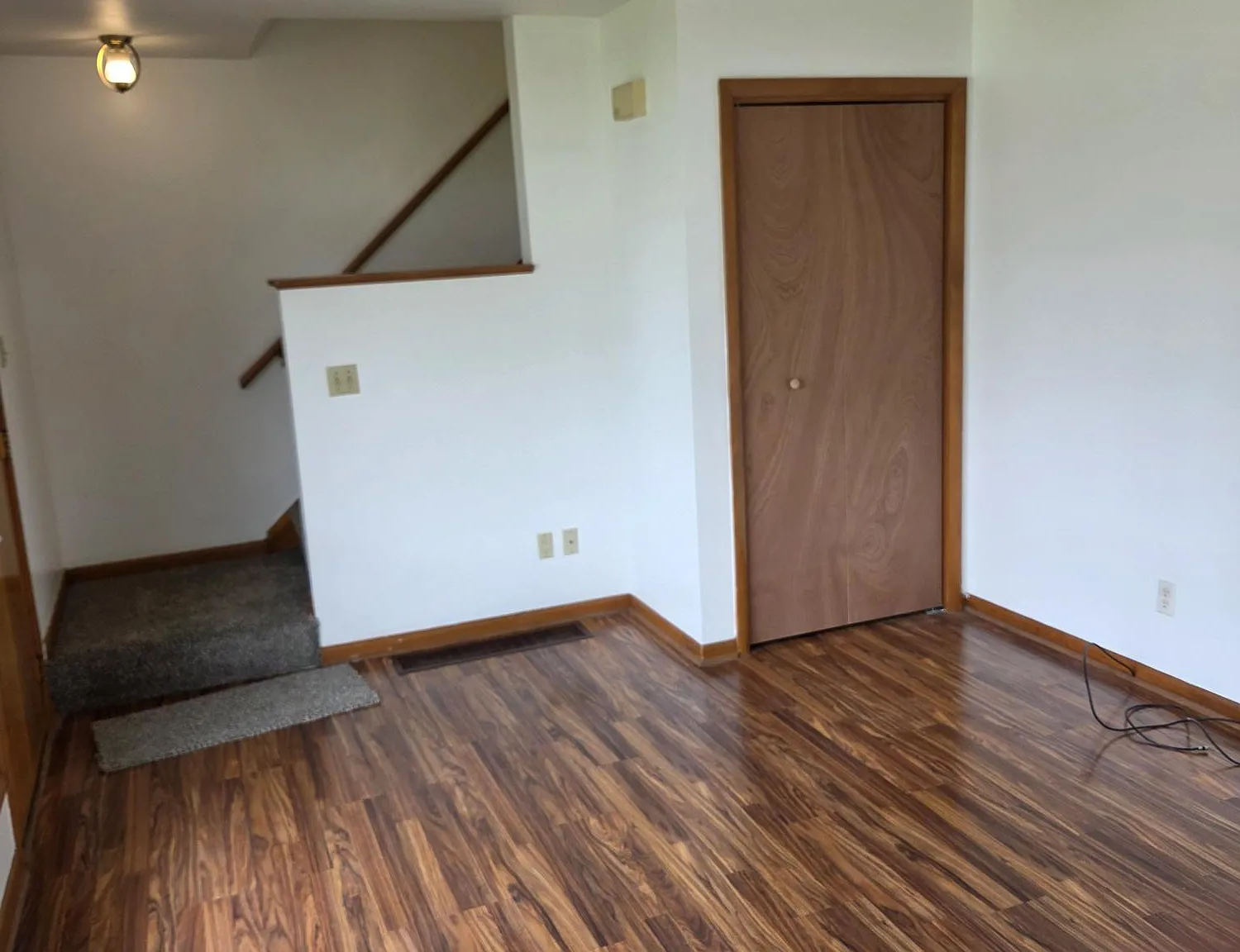 2 bed, 1100 sqft, $890 — Photo 3