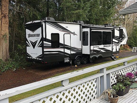 Side driveway/RV Parking