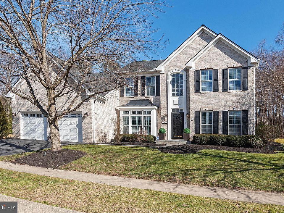 2nd image of 5 Woodbent Dr