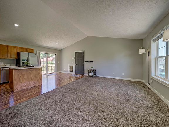 4th image of 9318 Schichtel Rd