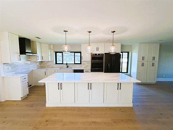 3rd image of 2491 LAUDER DRIVE