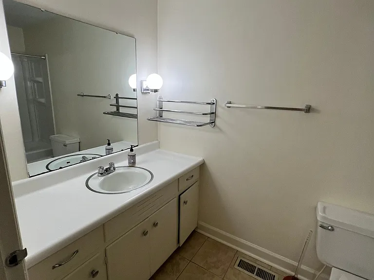 1521 Cedar Ln — Photo 12