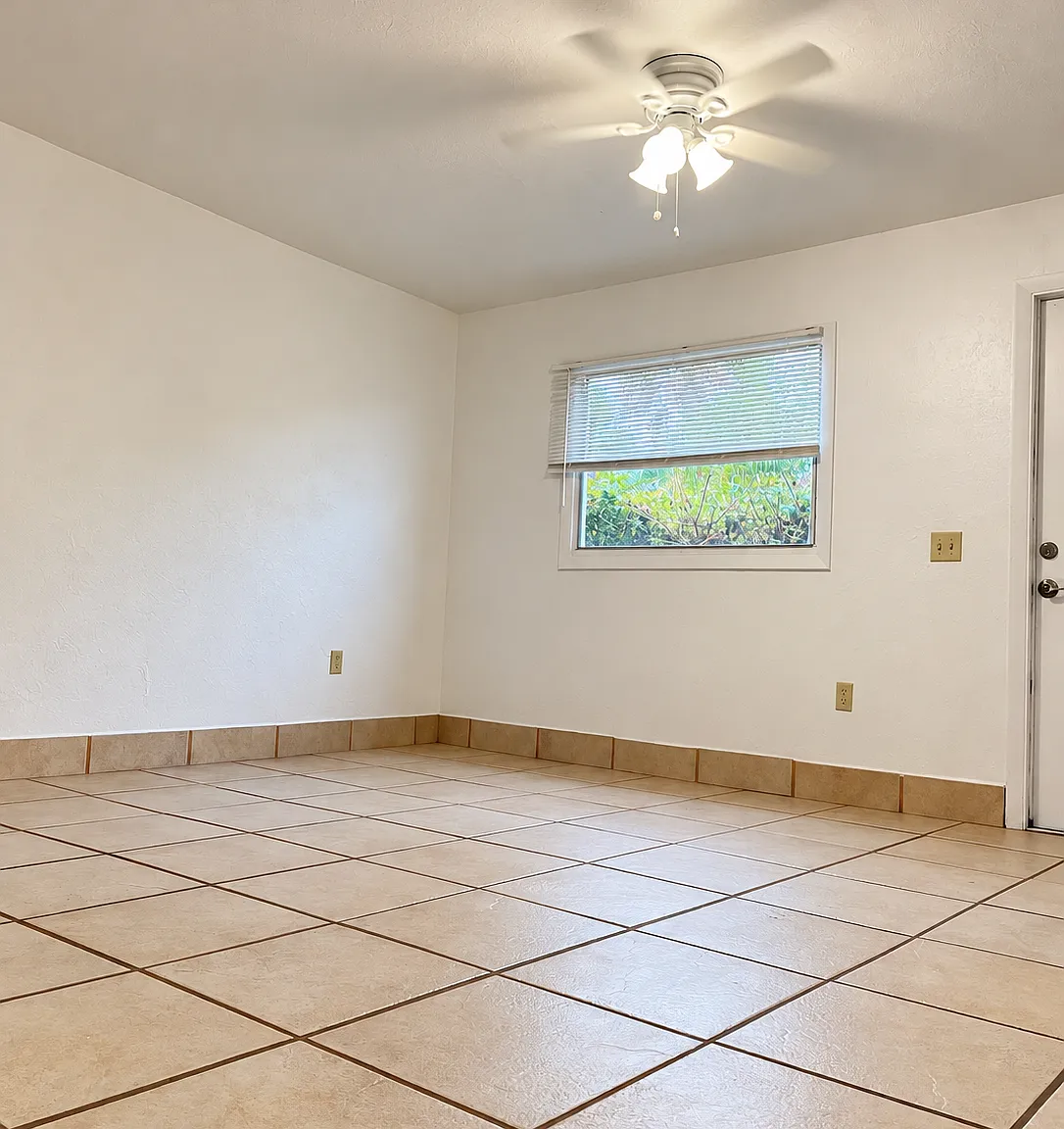 216 E Magnolia St — Photo 4