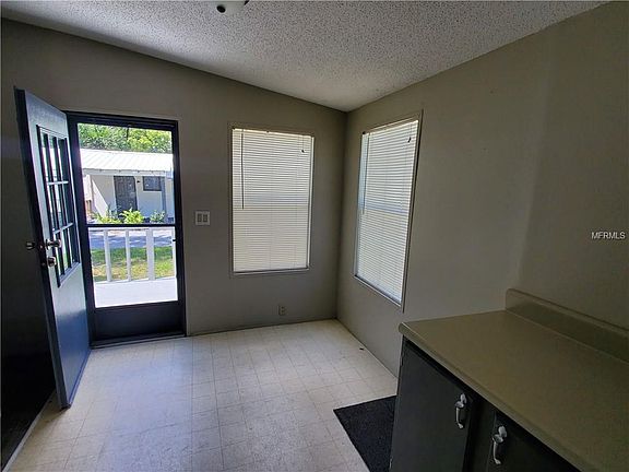 5th image of 2710 Lehigh Ave