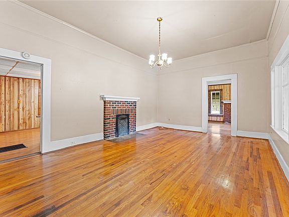 5th image of 212 Breazeale St