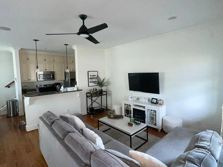 4513 Michigan Ave — Photo 6