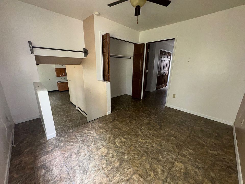 2nd image of 410-485 20th St SE #485-201