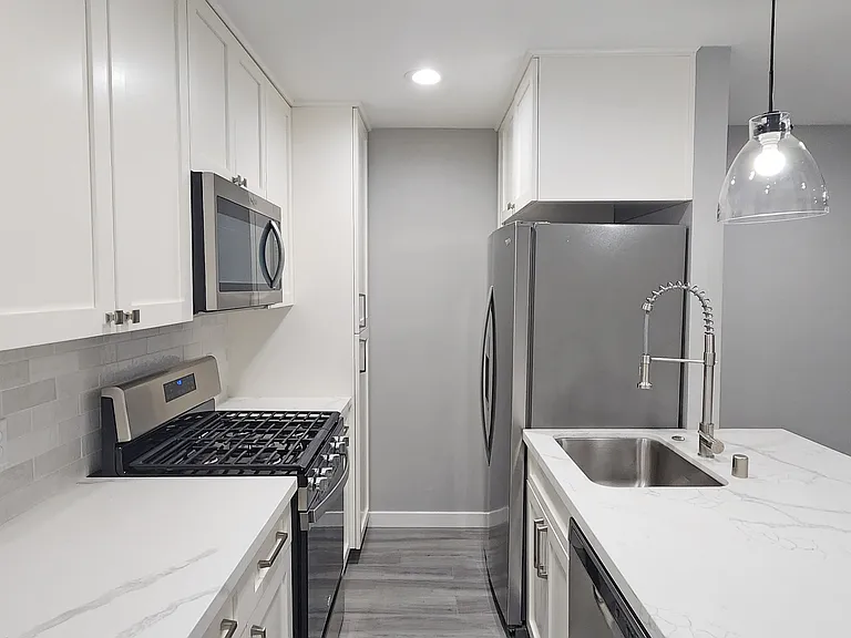 3901 H St #4 — Photo 5