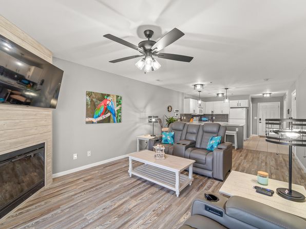 305 Highland Shores Dr #3B, Lake Ozark, MO 65049