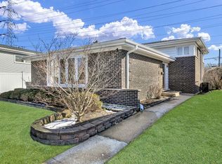 6639 Davis St, Morton Grove, IL 60053