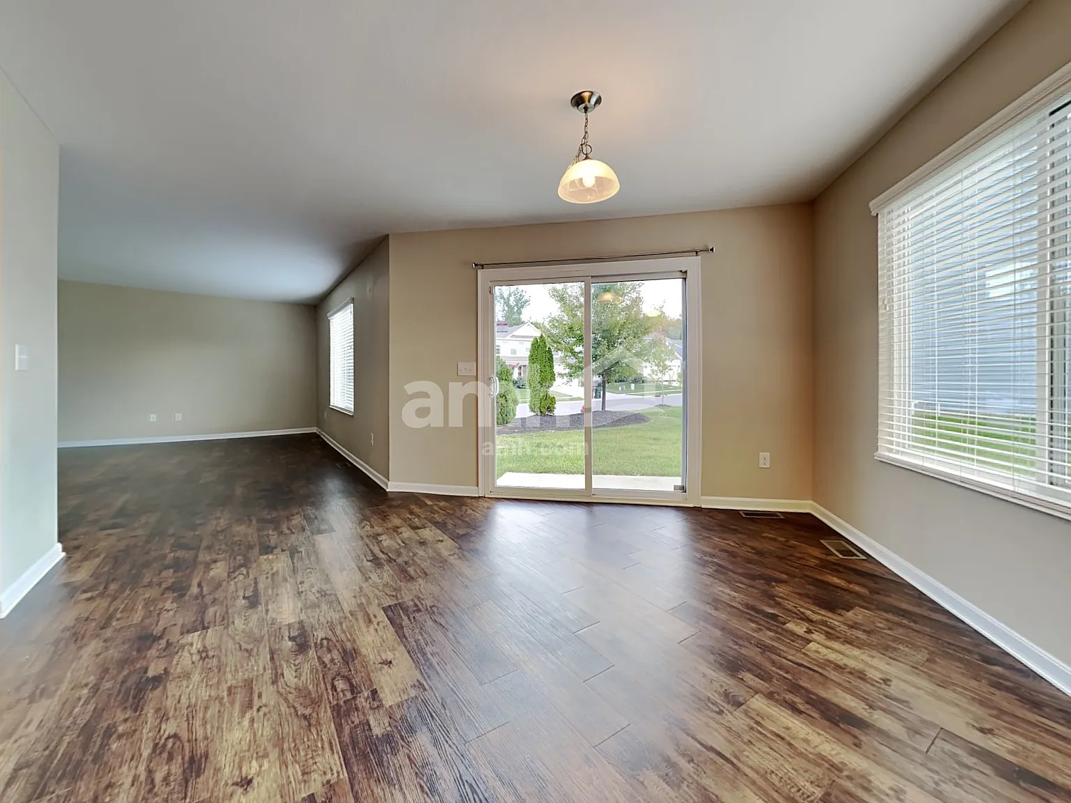 4 bed, 2.5 bath, 2268 sqft, $2,705 — Photo 4