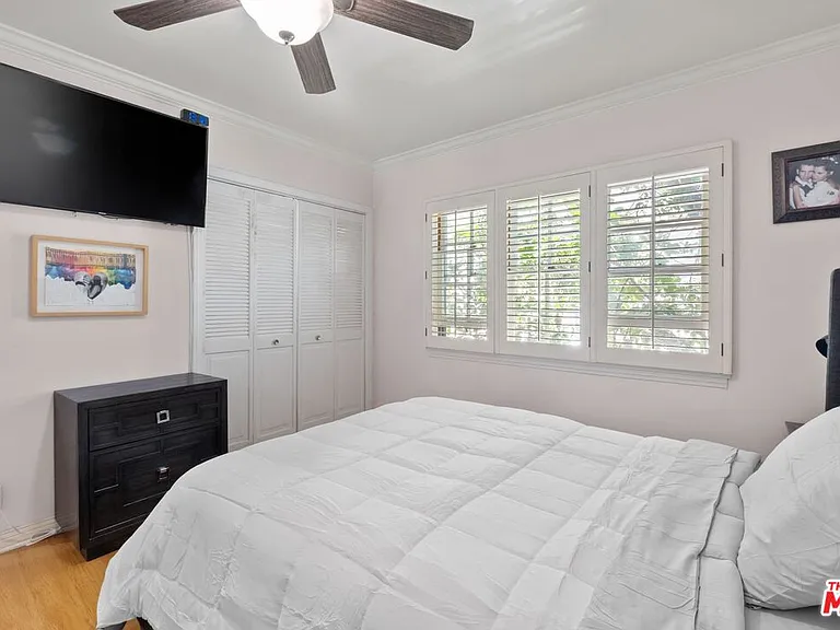 471 S Clark Dr — Photo 14
