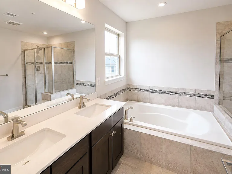 6131 Aster View Ln — Photo 11