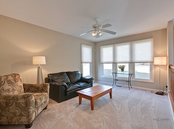 4th image of 860 Saugatuck Trl