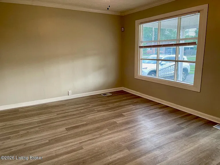 9207 Fenmore Ave — Photo 13