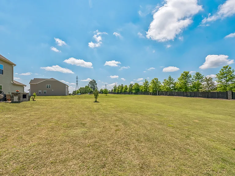 1012 Leland Dr — Photo 4