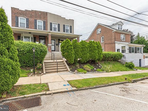 2nd image of 309 W 5th Ave