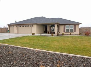 12315 Willow Creek Dr, Pasco, WA 99301
