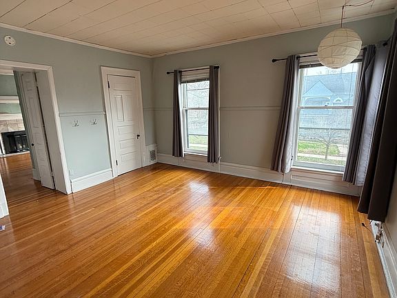 5th image of 617 Cherry St SE APT 2