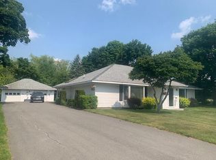 48 13th St, Bangor, ME 04401