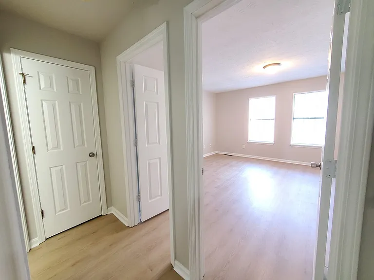 1100 Horsemans Ln #22 — Photo 31
