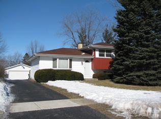 713 N Reef Rd, Lockport, IL 60441