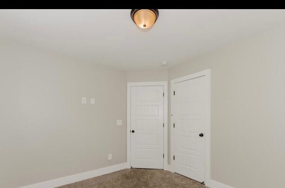 1st image of 2387 E 9th Ave